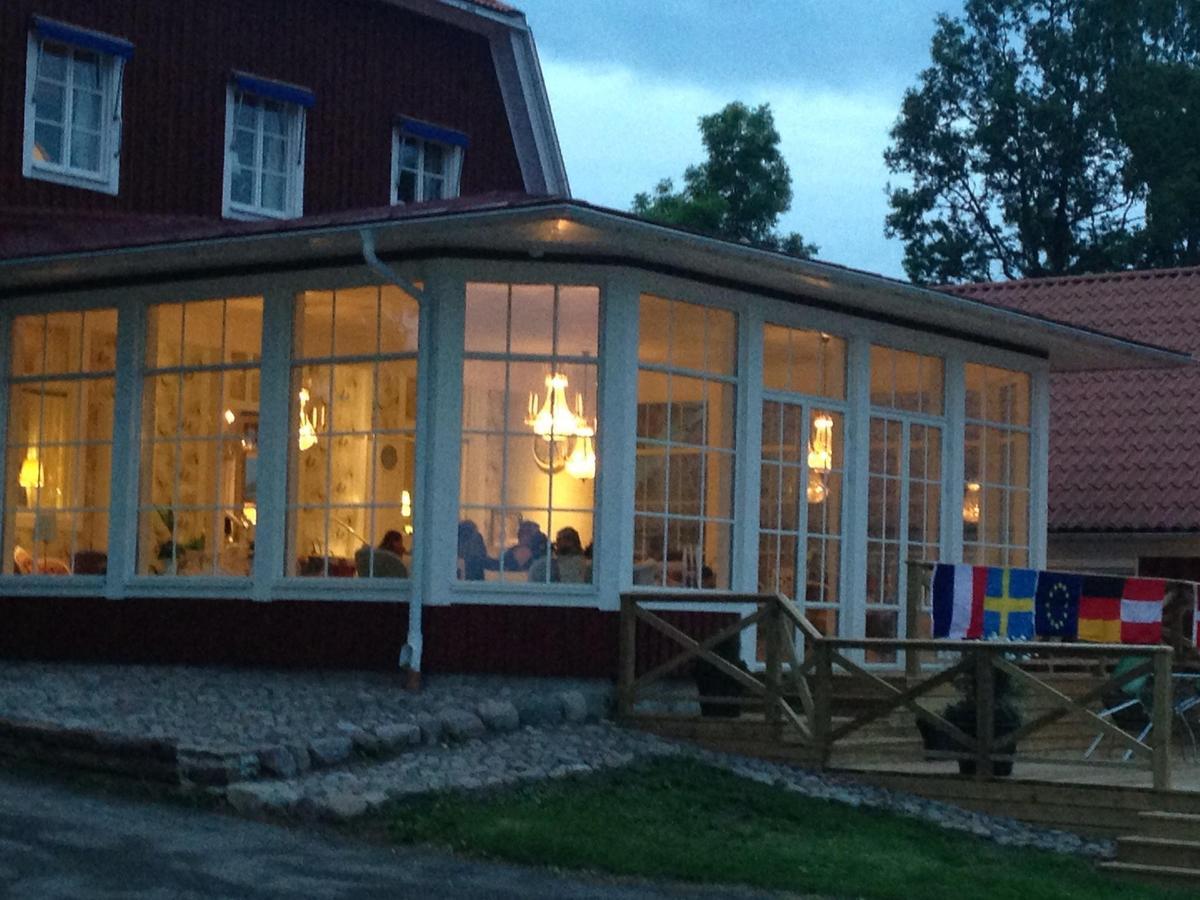 Staby Gardshotell Hogsby Экстерьер фото